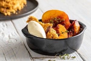 Preparazione Pesche con crumble e gelato alla vaniglia - Fase 5