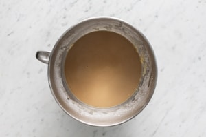 Preparazione Torta magica al caffè - Fase 2