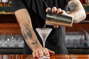 Preparazione Vodka Martini  - Fase 3