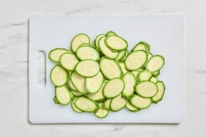 Preparazione Focaccia in padella con le zucchine - Fase 1