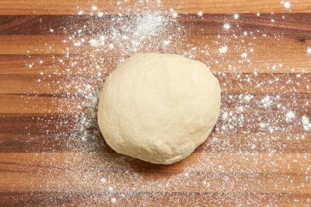Preparazione Focaccia in padella con le zucchine - Fase 2 Preparazione Focaccia in padella con le zucchine - Fase 2