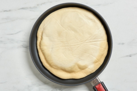Preparazione Focaccia in padella con le zucchine - Fase 5 Preparazione Focaccia in padella con le zucchine - Fase 5