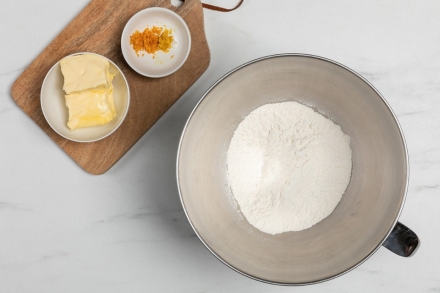 Preparazione Torta alle pesche - Fase 1 Preparazione Torta alle pesche - Fase 1