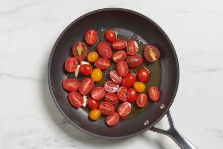 Preparazione Filetti di orata in padella - Fase 1 Preparazione Filetti di orata in padella - Fase 1