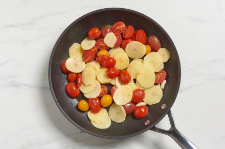 Preparazione Filetti di orata in padella - Fase 1 Preparazione Filetti di orata in padella - Fase 1
