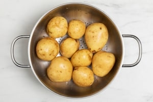 Preparazione Patate lesse  - Fase 1