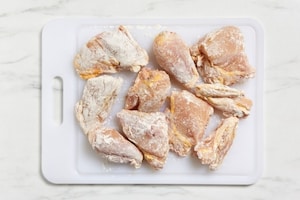 Preparazione Pollo e peperoni in padella - Fase 1