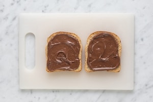 Preparazione French toast alla Nutella - Fase 1