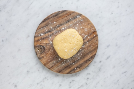 Preparazione Tarte tatin alle cipolle - Fase 1 Preparazione Tarte tatin alle cipolle - Fase 1