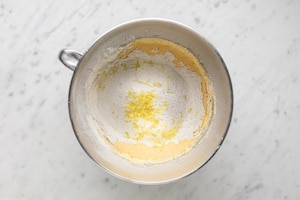 Preparazione Torta allo yogurt greco - Fase 2