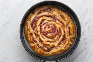 Preparazione Torta girella alla marmellata - Fase 6