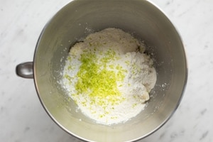 Preparazione Torta girella alla marmellata - Fase 2