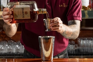 Preparazione Amaretto Sour - Fase 1