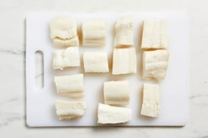 Preparazione Baccalà in agrodolce con pinoli, uvetta e cipolle - Fase 1