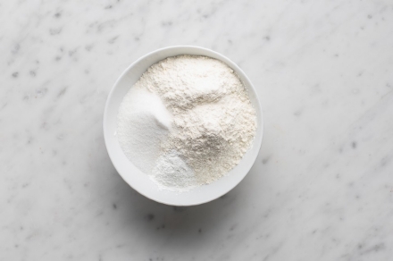 Preparazione Pancake alla banana e cioccolato - Fase 1 Preparazione Pancake alla banana e cioccolato - Fase 1