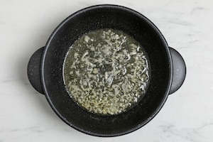 Preparazione Risotto ai quattro formaggi - Fase 1