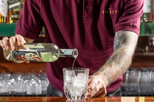 Preparazione Sazerac cocktail - Fase 1