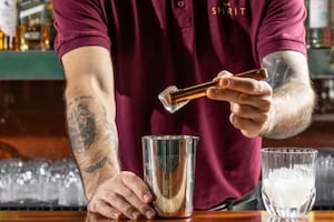 Preparazione Sazerac cocktail - Fase 4