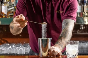 Preparazione Sazerac cocktail - Fase 2