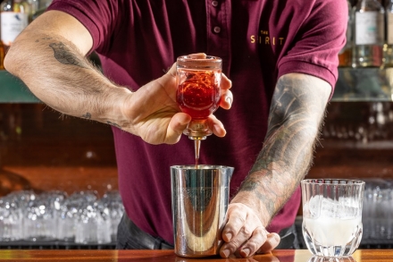 Preparazione Sazerac cocktail - Fase 2 Preparazione Sazerac cocktail - Fase 2