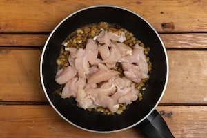 Preparazione Straccetti di pollo al curry - Fase 2