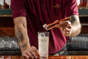 Preparazione Tom Collins - Fase 3