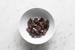 Preparazione Trancetti al cioccolato e castagne - Fase 1