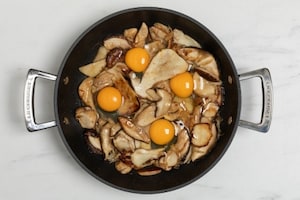 Preparazione Uova con i funghi - Fase 3
