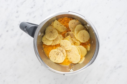 Preparazione Vellutata di zucca e patate con il Bimby - Fase 2 Preparazione Vellutata di zucca e patate con il Bimby - Fase 2
