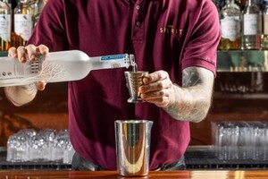 Preparazione Vesper cocktail - Fase 1