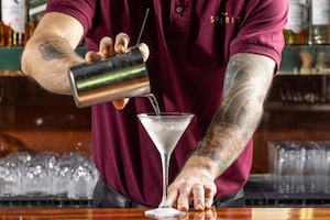 Preparazione Vesper cocktail - Fase 3