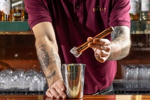 Preparazione Vesper cocktail - Fase 2