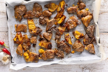 Bucce di patate al forno con harissa