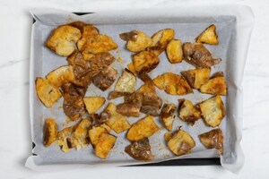 Preparazione Bucce di patate al forno con harissa - Fase 4