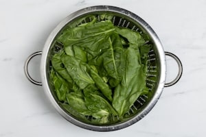 Preparazione Frittata di bietole e provola - Fase 1