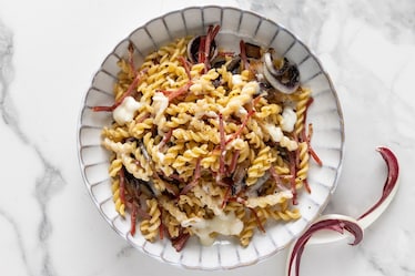 Fusilli al radicchio, speck e taleggio