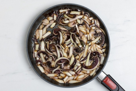 Preparazione Fusilli al radicchio, speck e taleggio - Fase 4 Preparazione Fusilli al radicchio, speck e taleggio - Fase 4