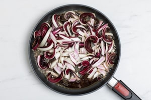 Preparazione Fusilli al radicchio, speck e taleggio - Fase 3