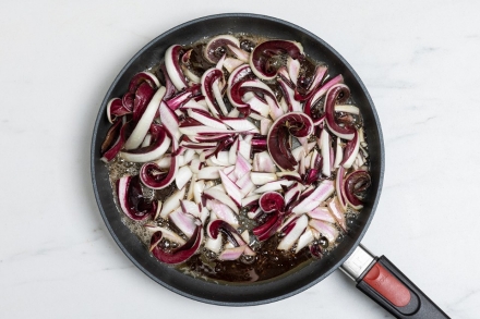 Preparazione Fusilli al radicchio, speck e taleggio - Fase 3 Preparazione Fusilli al radicchio, speck e taleggio - Fase 3