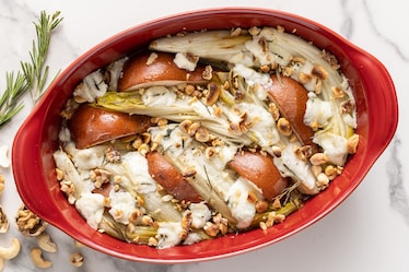 Indivia, pere e gorgonzola al forno