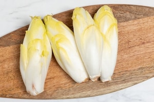 Preparazione Indivia, pere e gorgonzola al forno - Fase 1