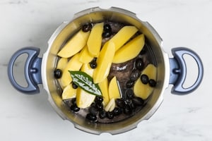 Preparazione Insalata di polpo e patate in pentola a pressione - Fase 1