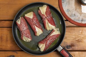 Preparazione Involtini di svizzera con carciofi - Fase 3