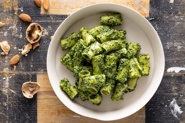 Pasta con pesto di cavolo nero