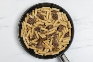 Preparazione Pasta con sugo di brasato - Fase 3