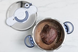 Preparazione Stracotto di manzo in pentola a pressione - Fase 4