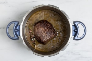Preparazione Stracotto di manzo in pentola a pressione - Fase 4