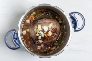 Preparazione Stracotto di manzo in pentola a pressione - Fase 3