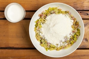 Preparazione Crepes ai porri, pancetta e pecorino dolce - Fase 3