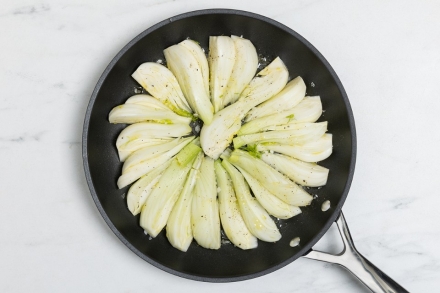 Preparazione Finocchi in padella - Fase 1 Preparazione Finocchi in padella - Fase 1